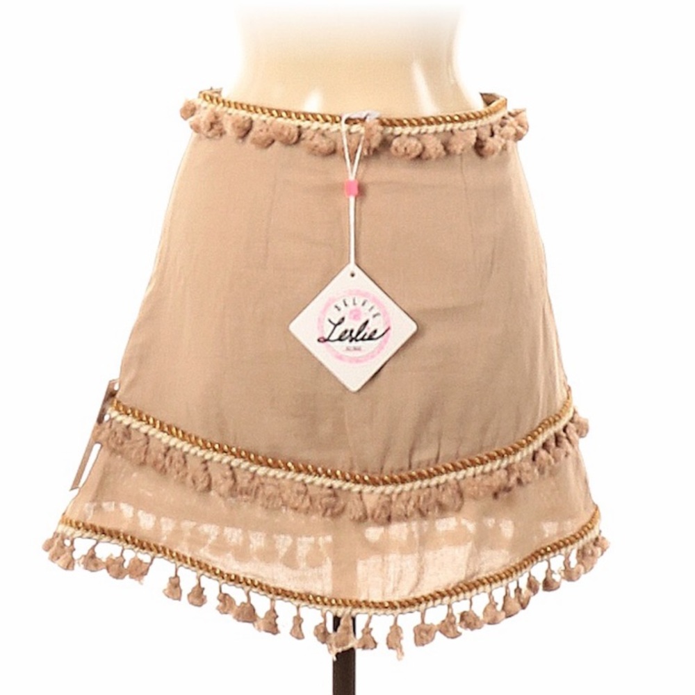 Selfie Leslie skirt size M